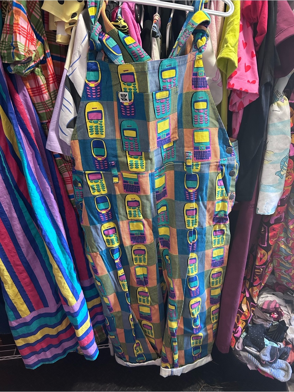 Lucy & Yak 90s Phone Eastons